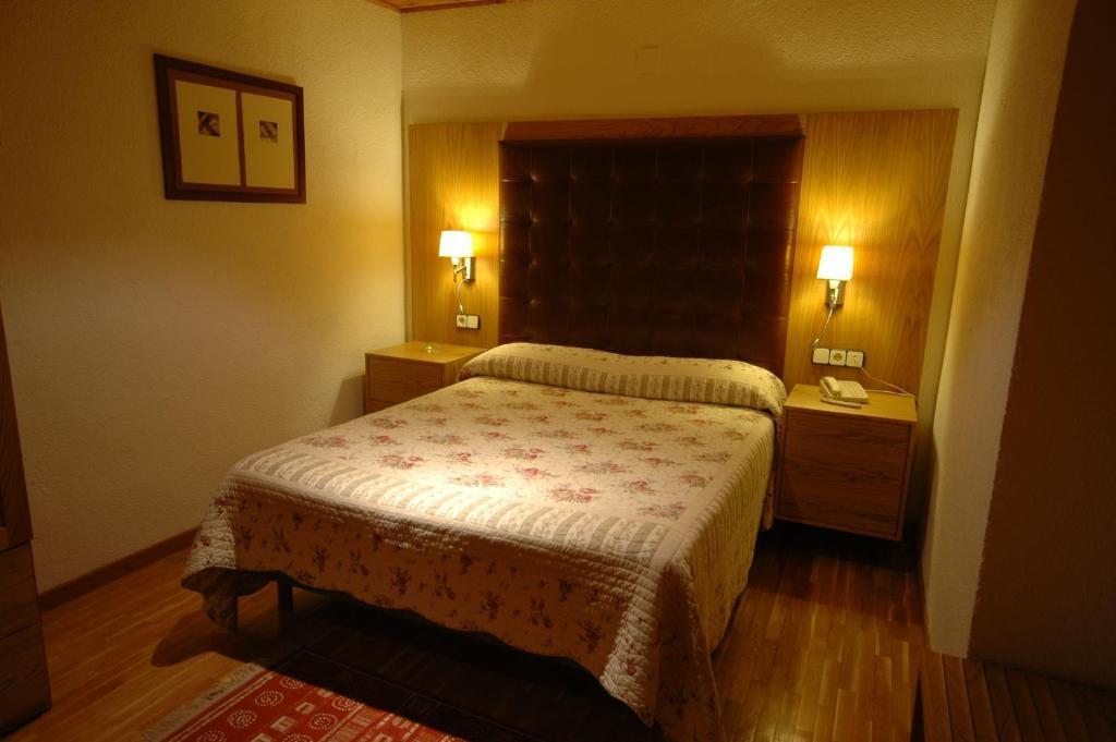 Hotel Els Puis Esterri d'Àneu Camera foto