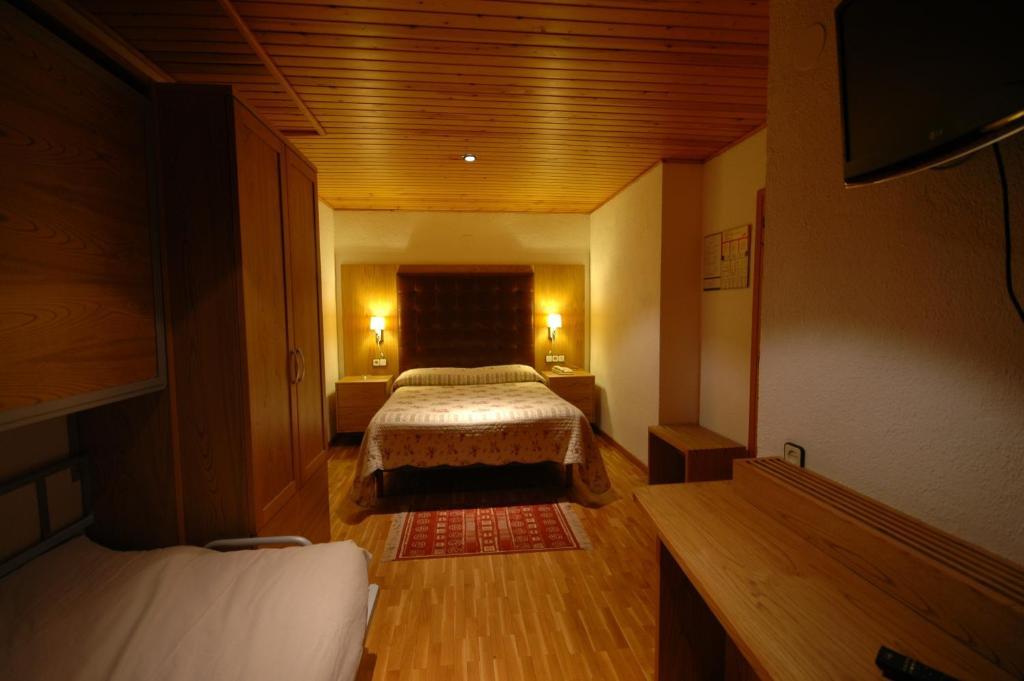 Hotel Els Puis Esterri d'Àneu Camera foto